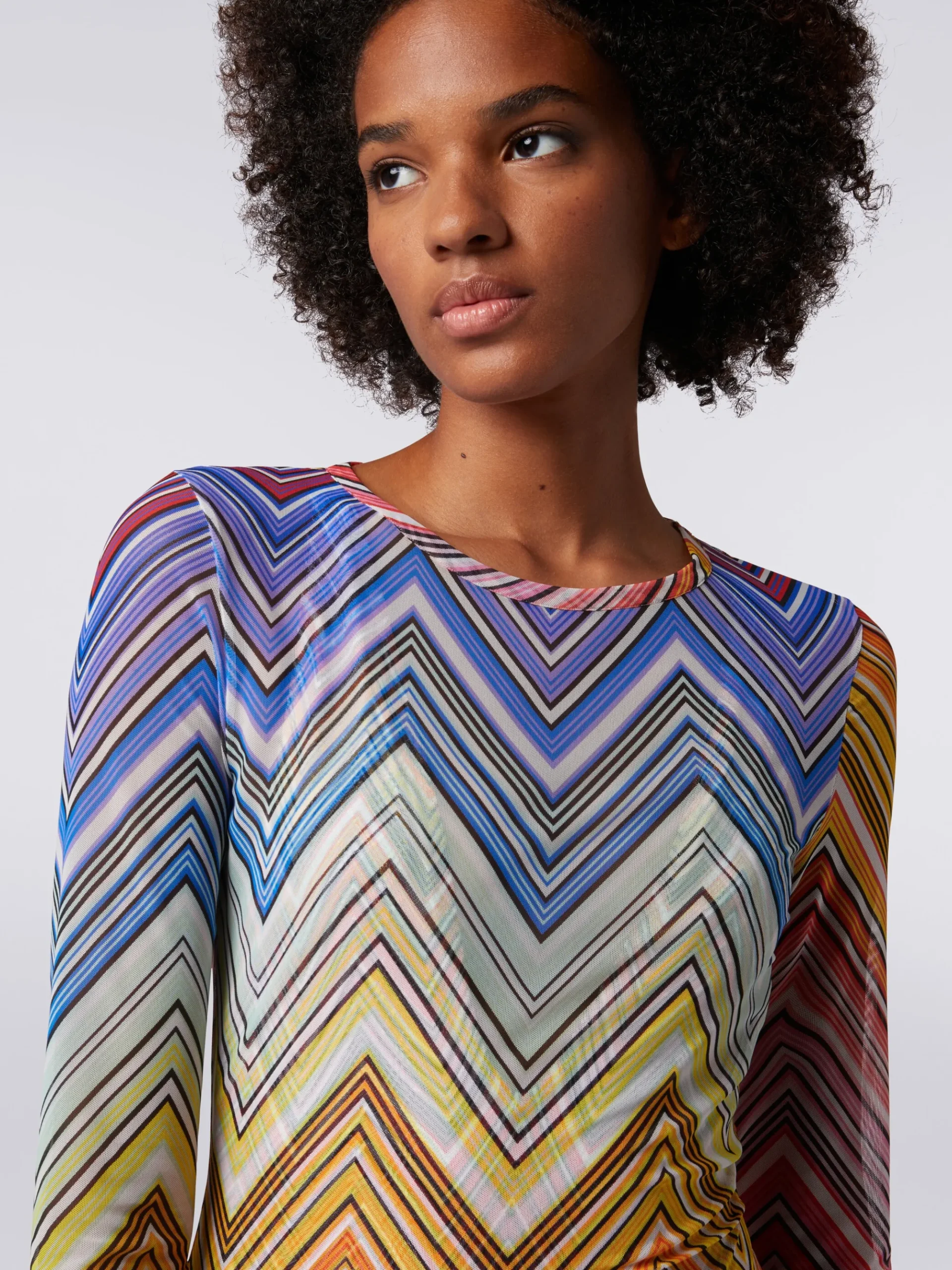 Beach dress in zigzag print tulle