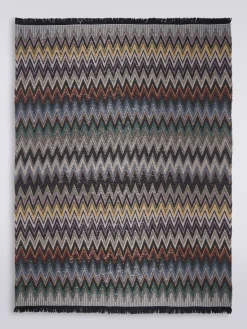 Chen 140x200 cm wool blend zigzag plaid blanket with sequins
