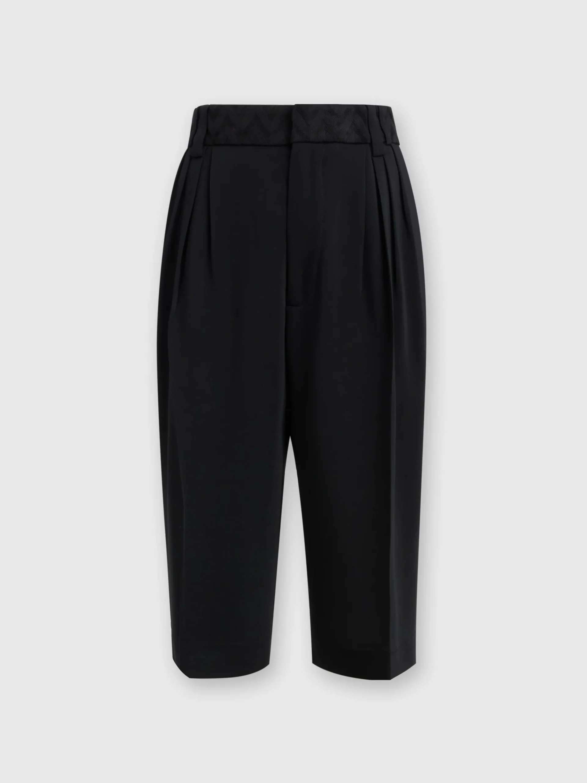 Classic viscose Bermuda shorts with chevron insert
