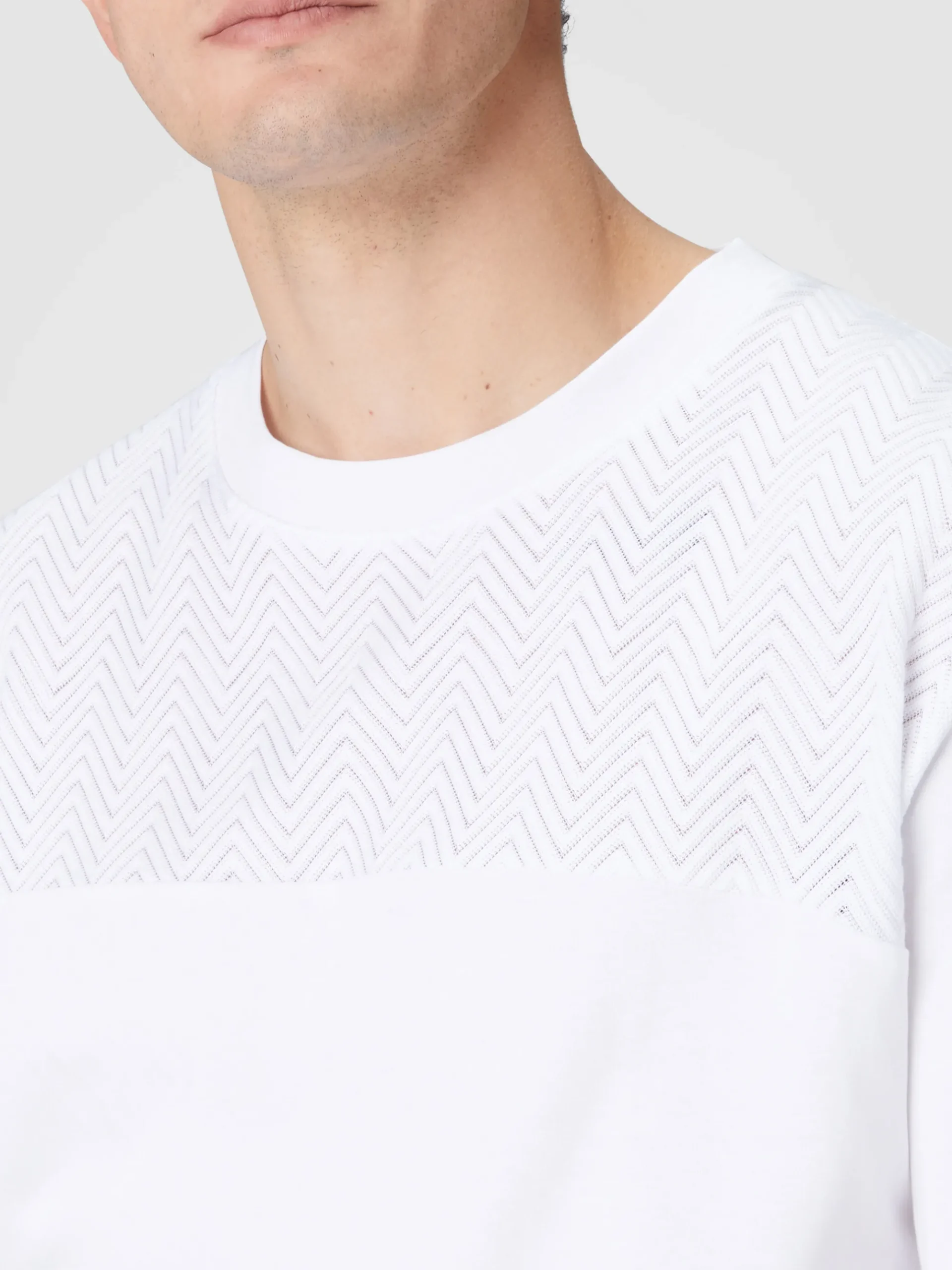 Cotton crewneck T-shirt with tone-on-tone zigzag insert