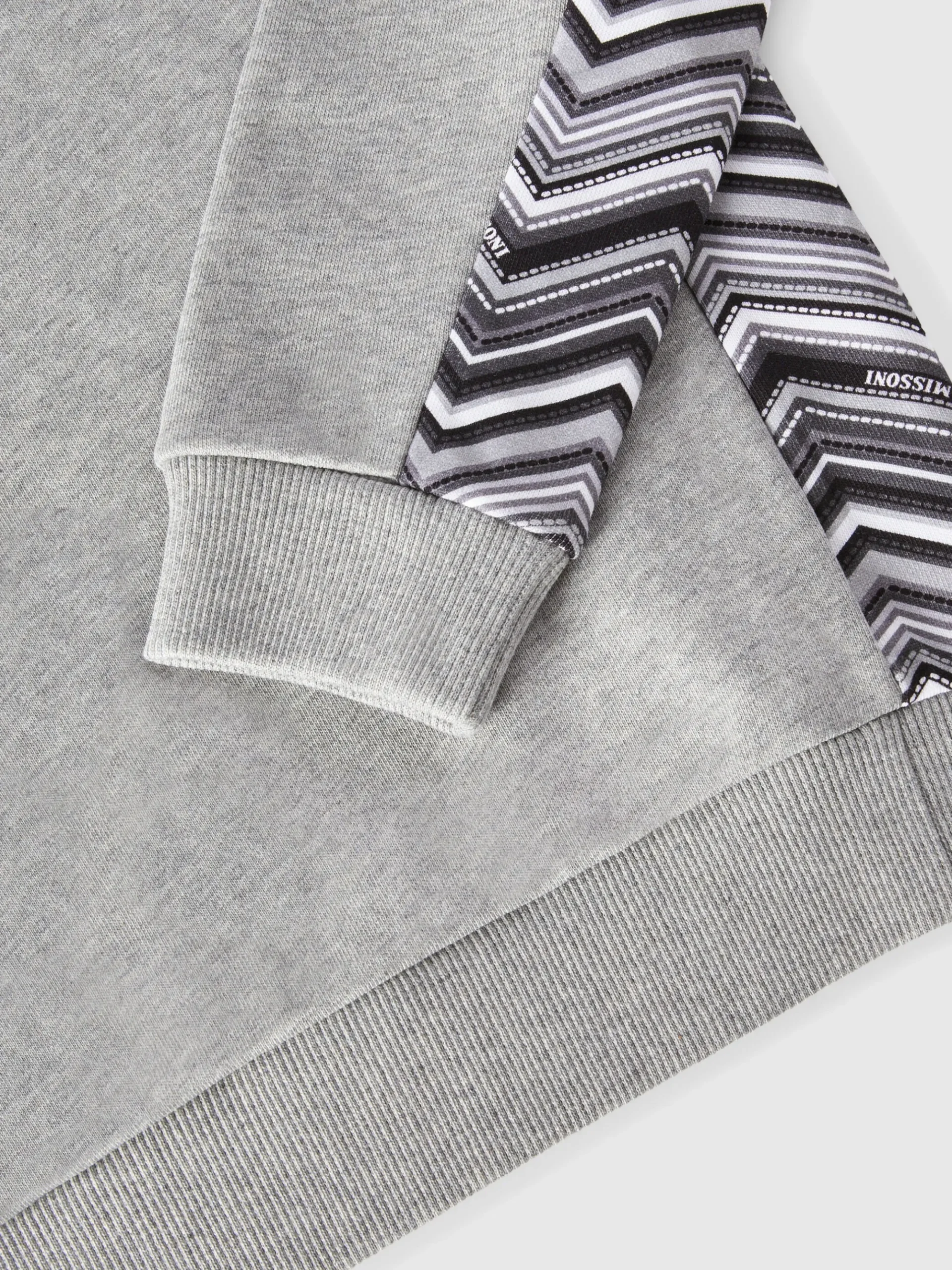 Cotton sweatshirt with hood, zig zag inserts and logo