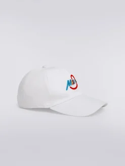 Cotton visor hat with multicoloured logo lettering