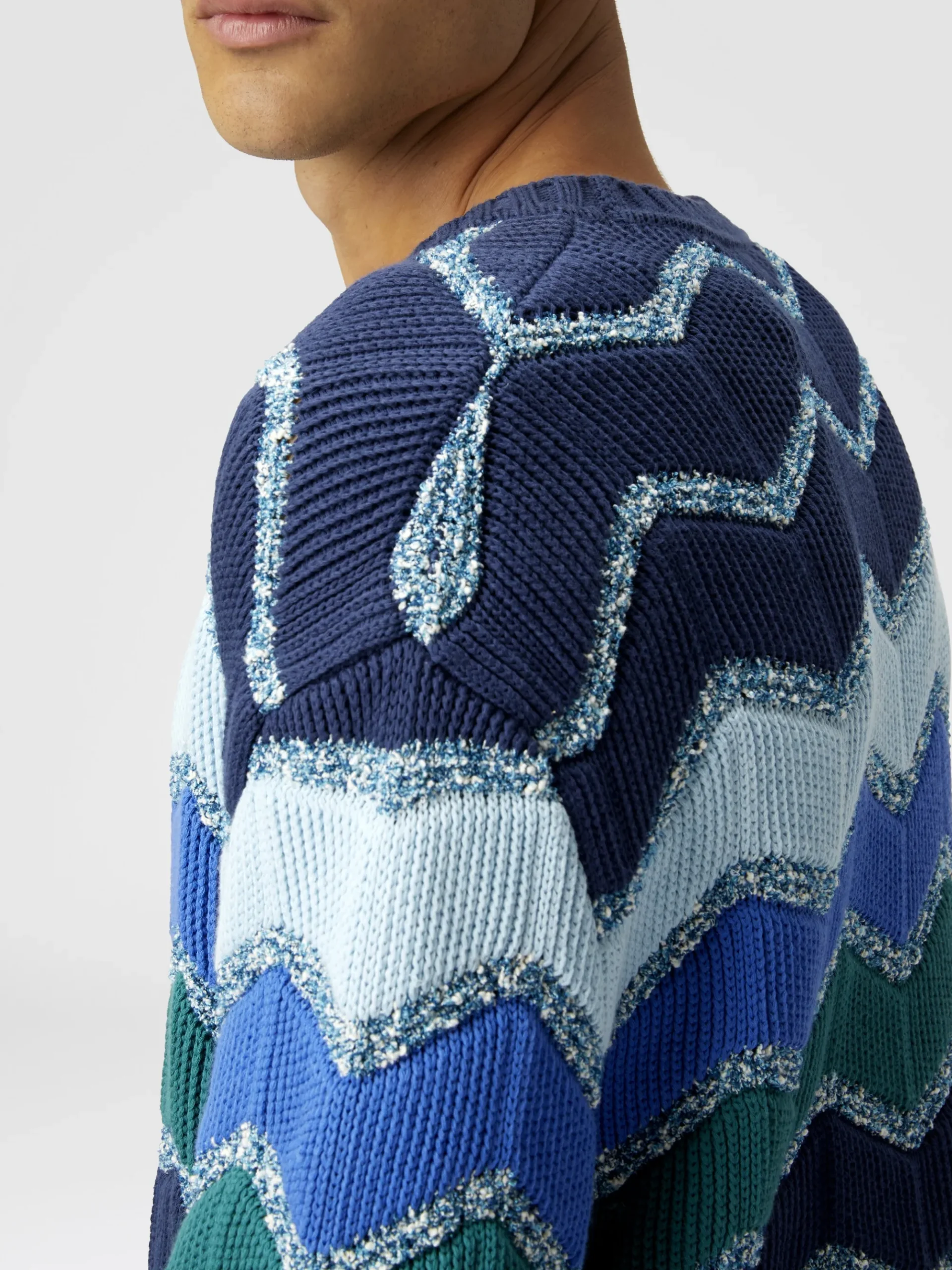 Crew-neck pullover with macro zigzag and mélange details