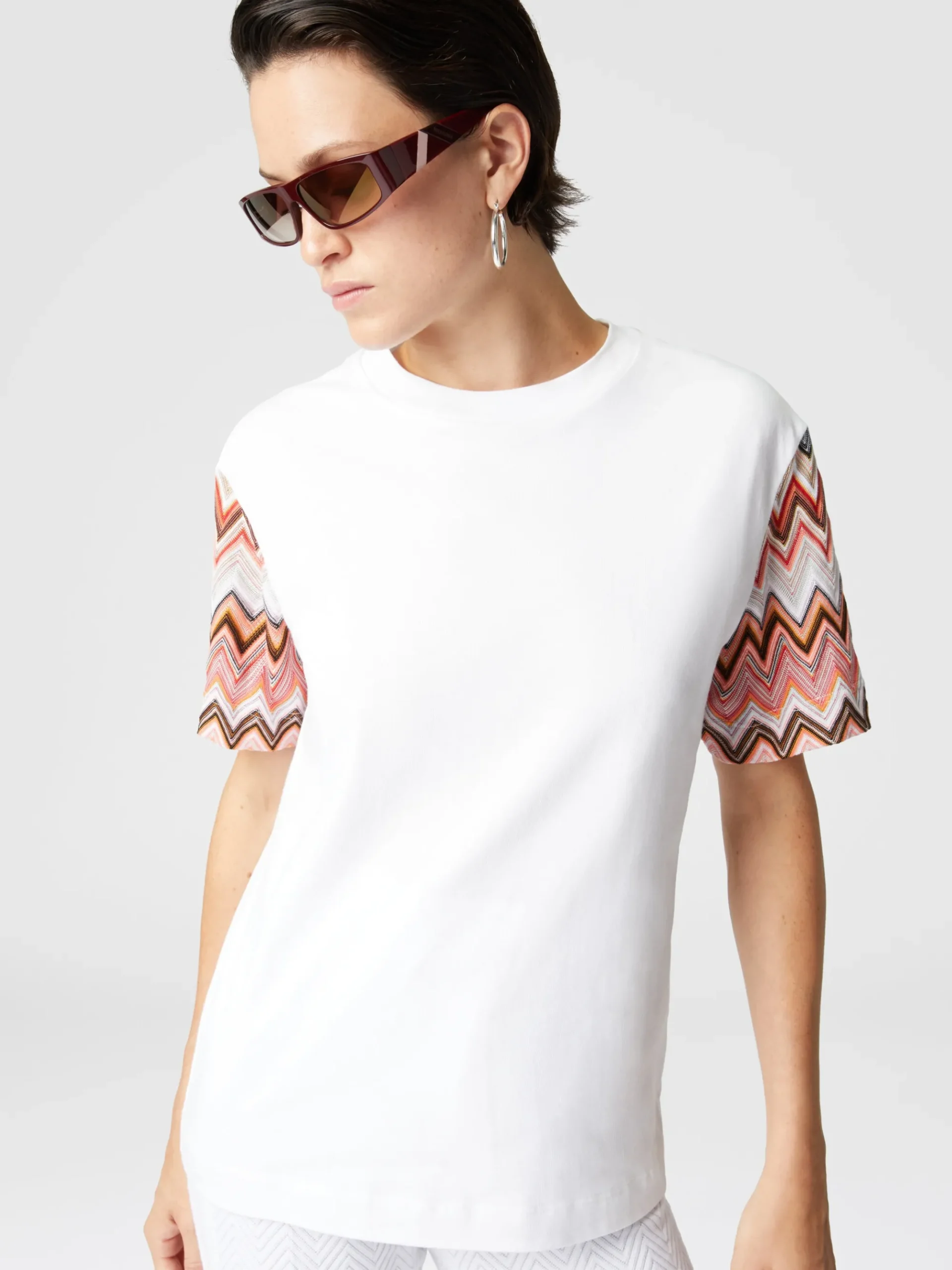 Crewneck T-shirt with zig zag knit sleeves
