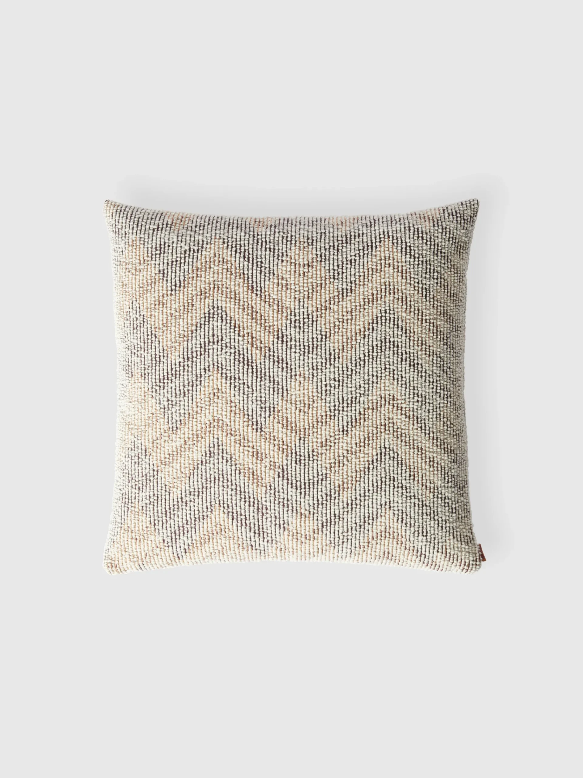 Dynamic bouclé cushion 50x50 cm