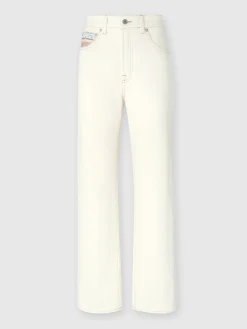 Five denim pockets with zigzag greek inserts