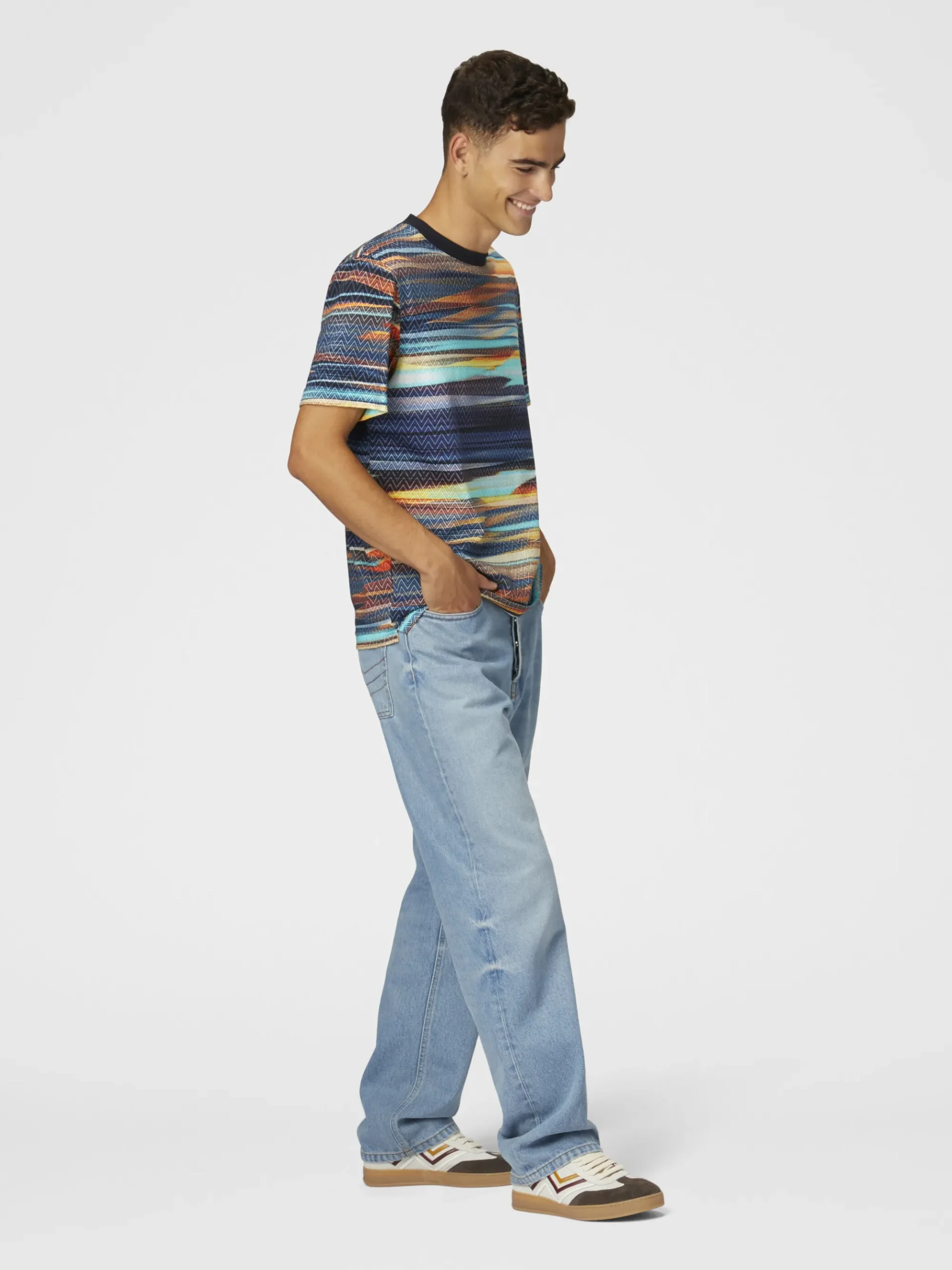Five denim pockets with zigzag embroidery