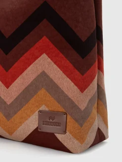 Handbag in zig zag fabric