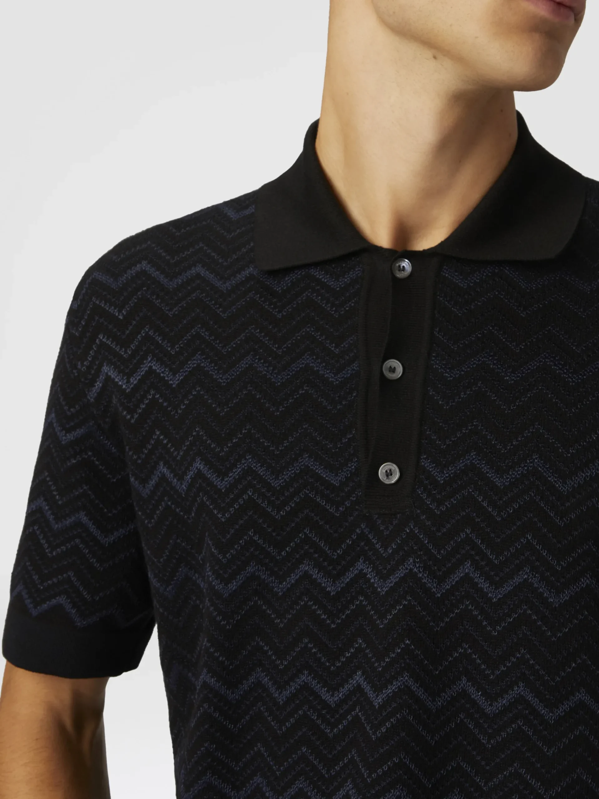 Knitted polo shirt in a cotton and viscose blend zigzag