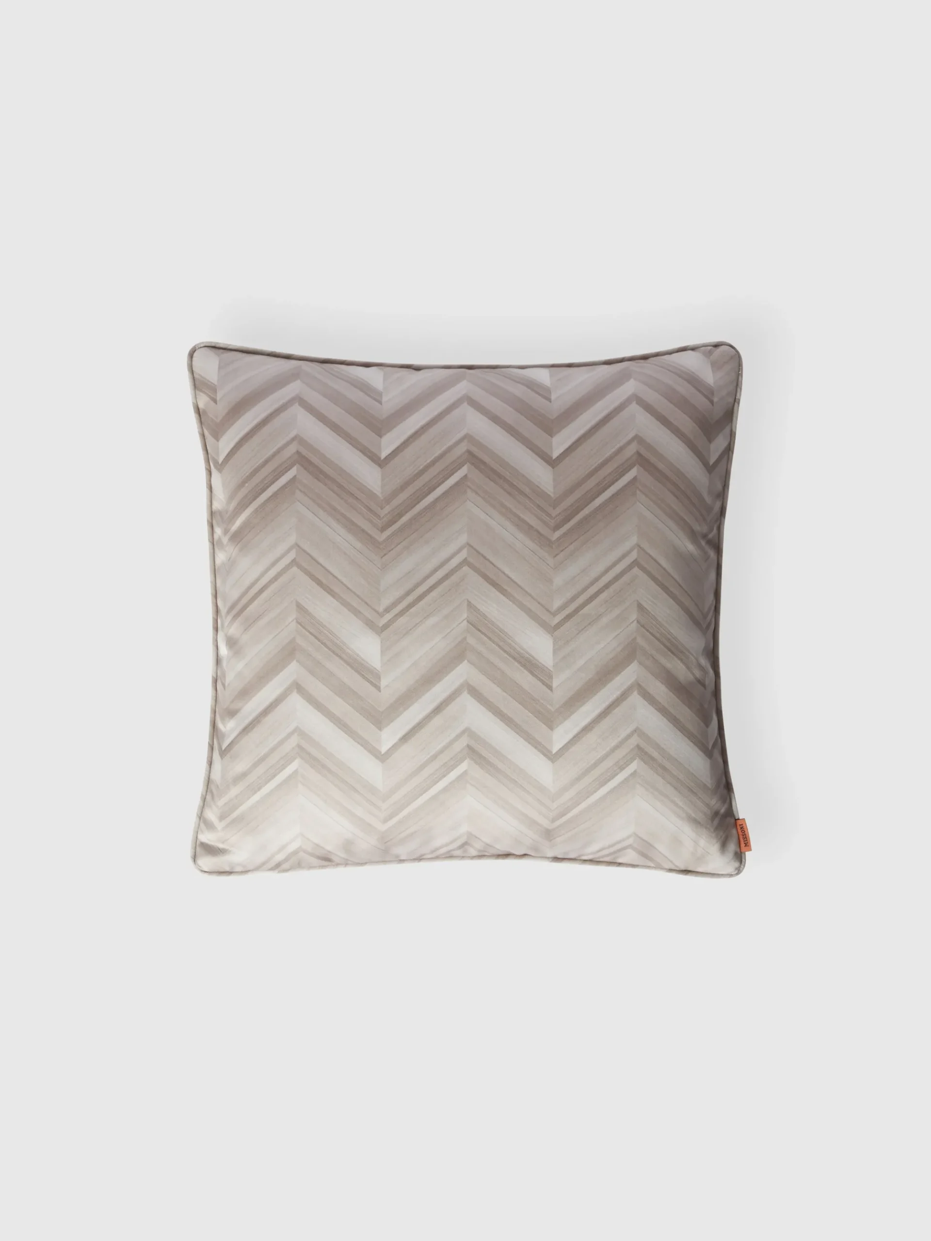 Layers 40x40 cm cotton sateen chevron cushion