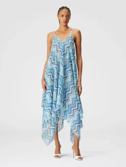 Long cover-up with neck scarf cut in chevron crochet lamé