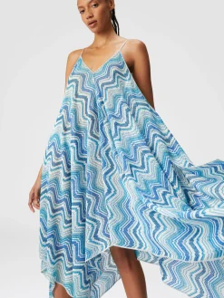 Long cover-up with neck scarf cut in chevron crochet lamé