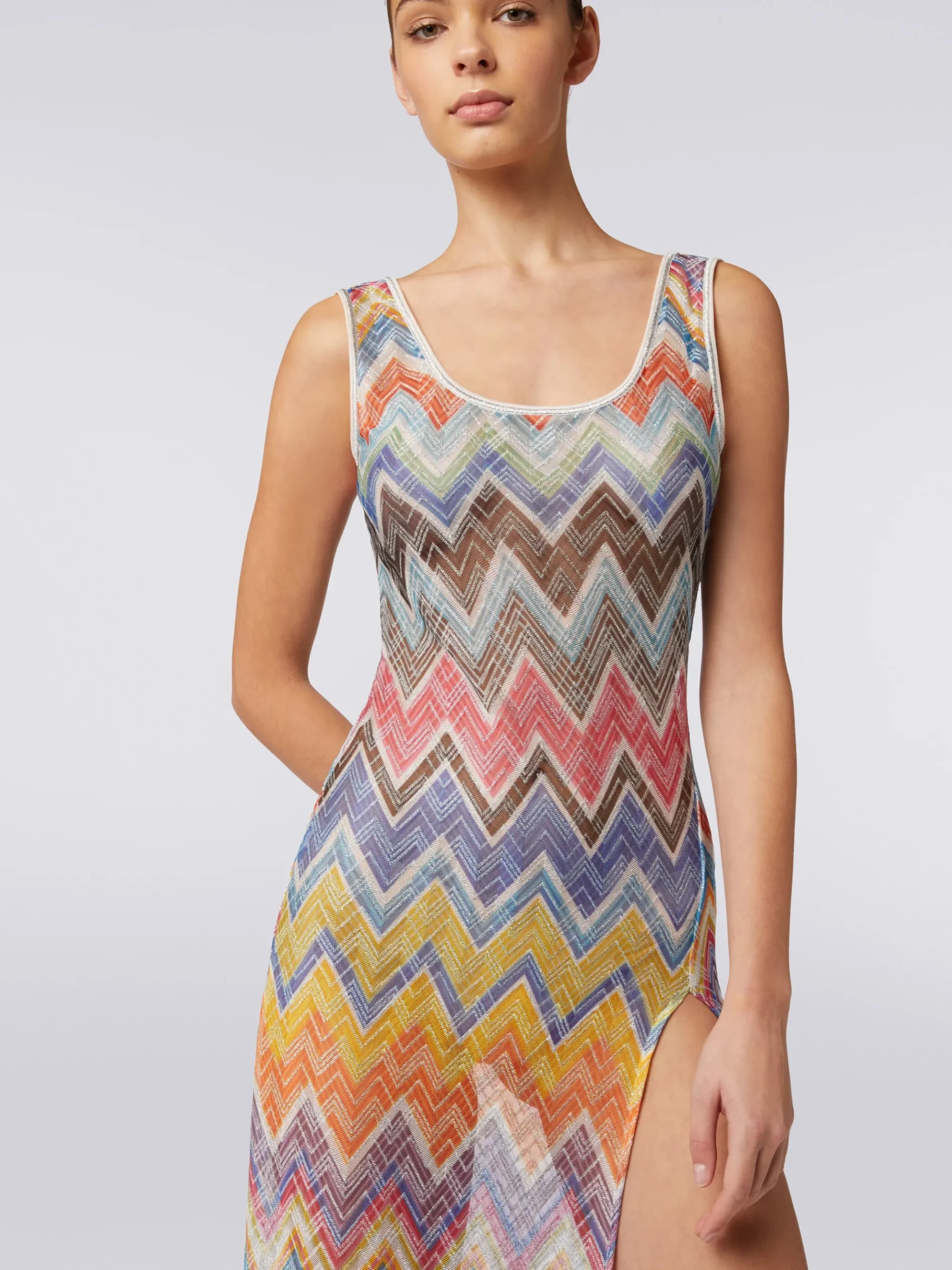 Long cover-up with zigzag print and lurex