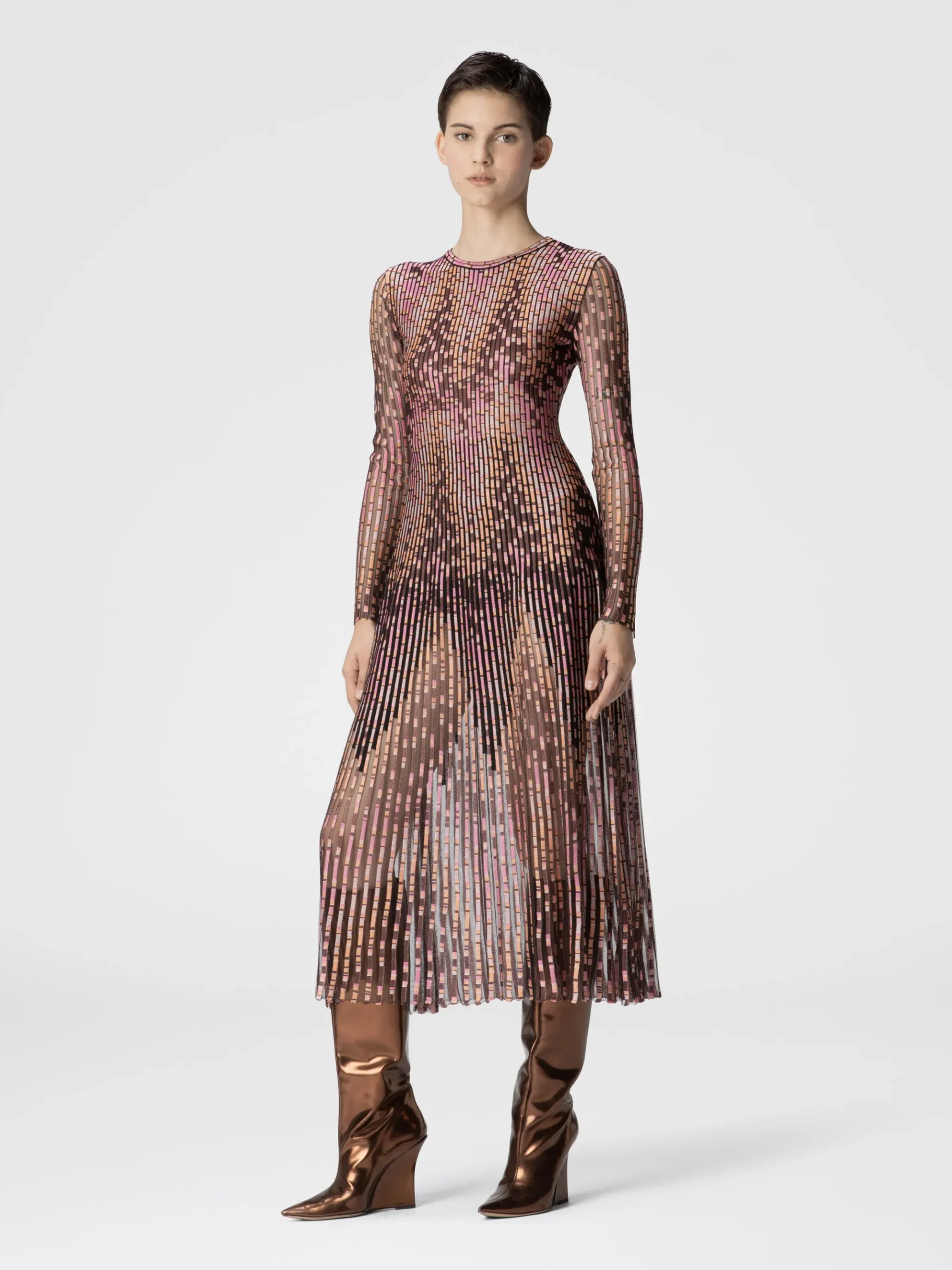 Long dress with partial zigzag pattern