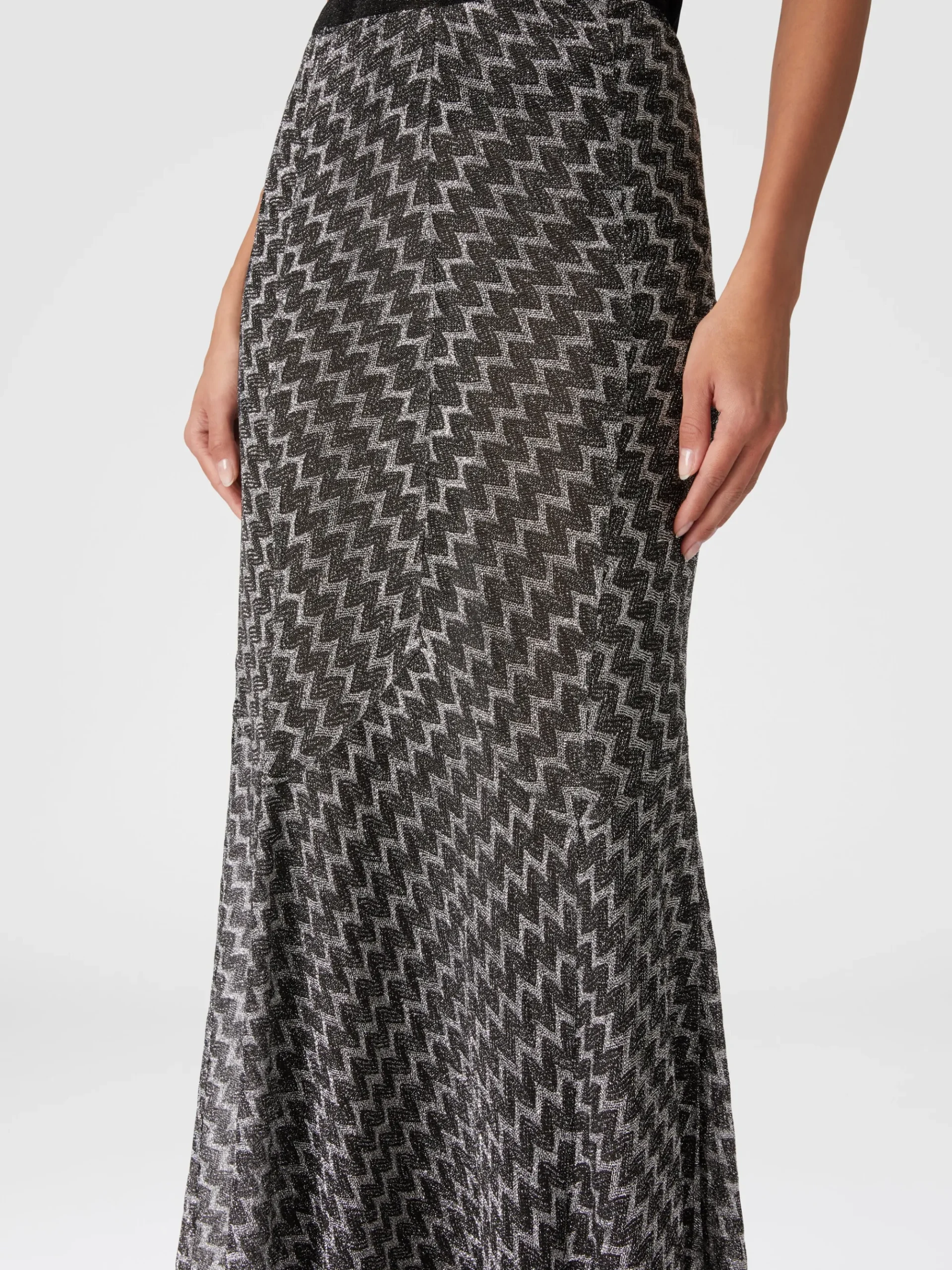 Long flared skirt in zig zag lamé viscose blend