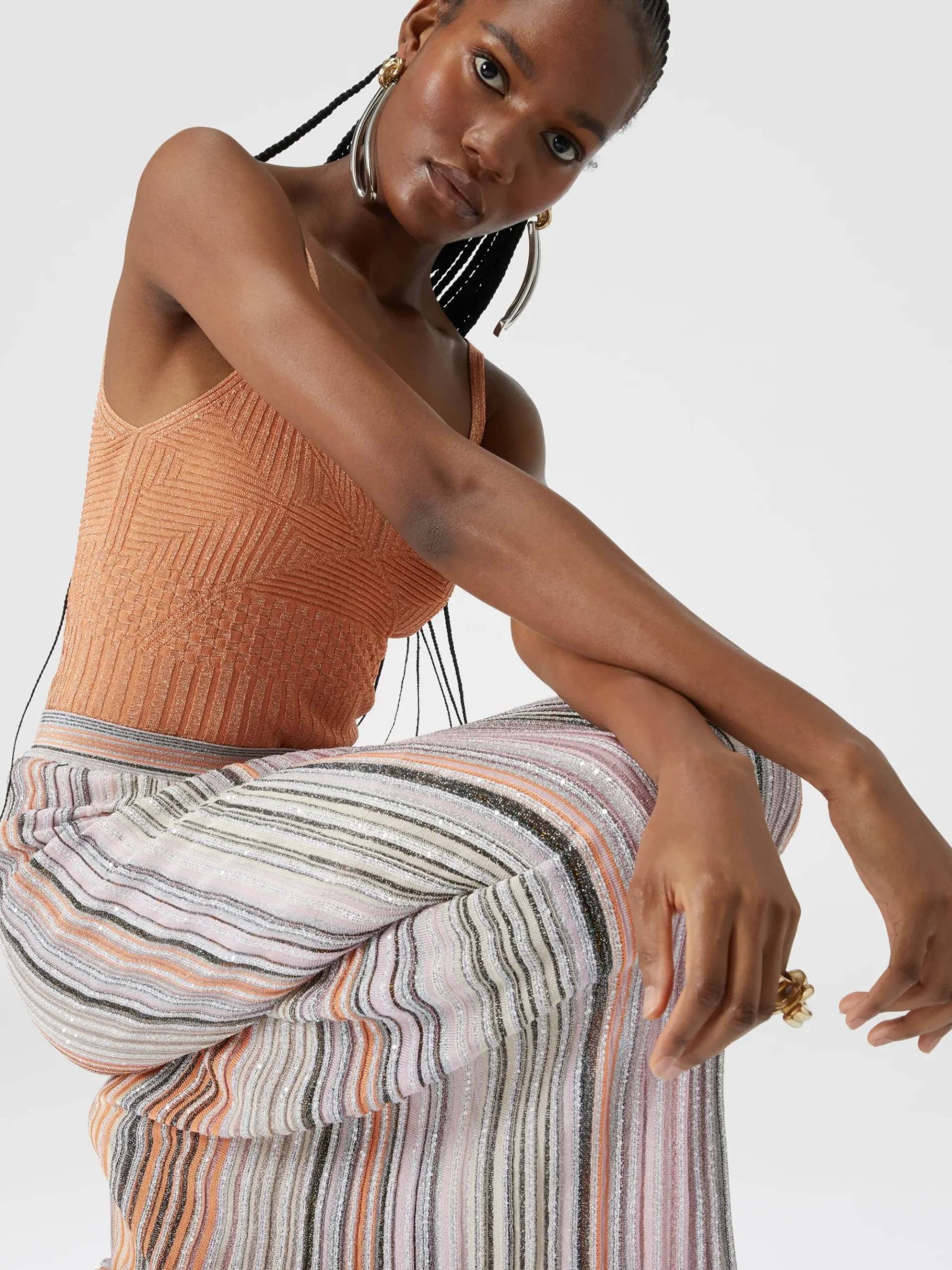 Long ribbed parted skirt with sequins
