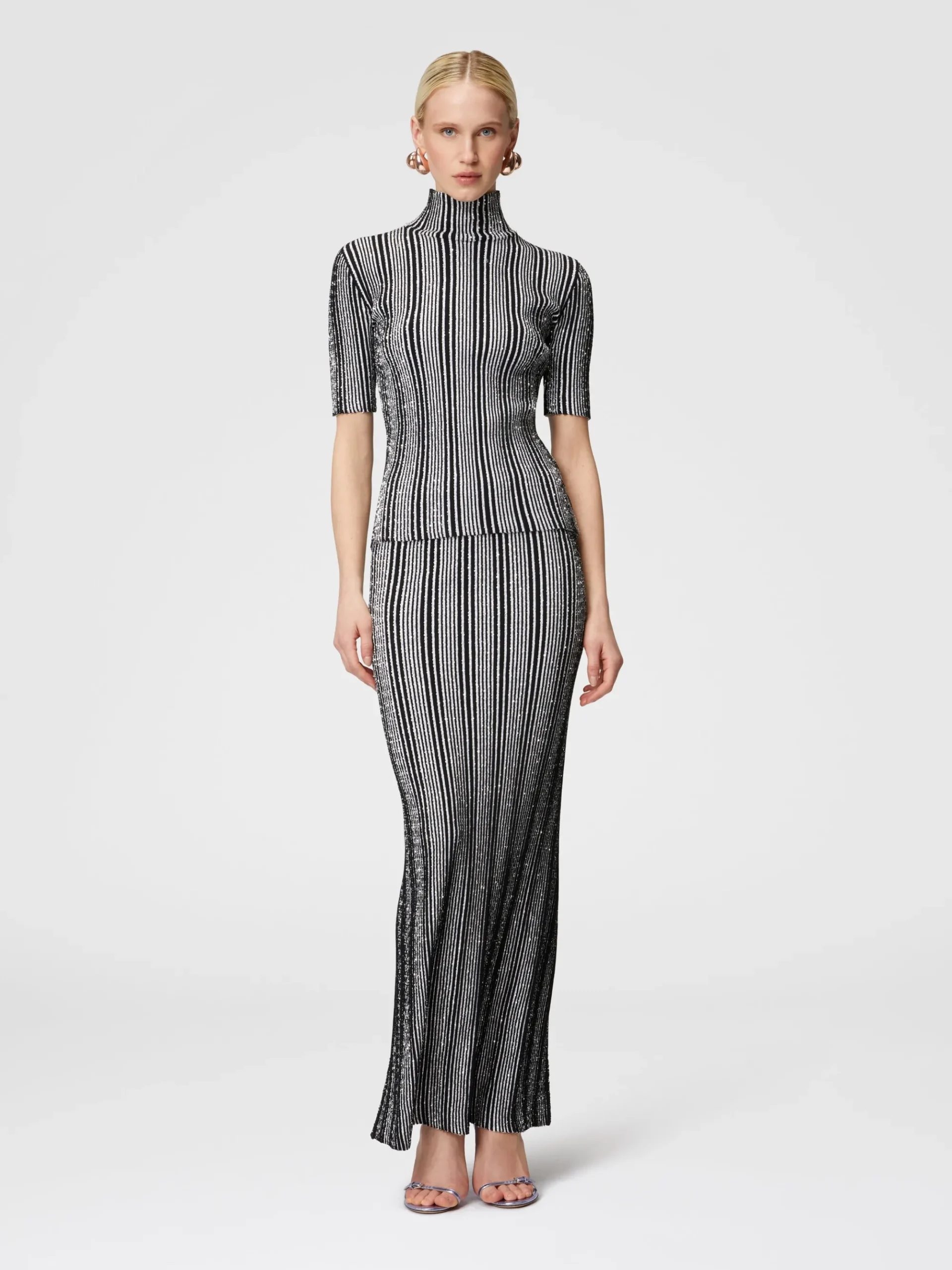 Long ribbed ribbed skirt with sequins