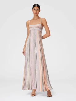 Long sleeveless dress in lamé pleated knit