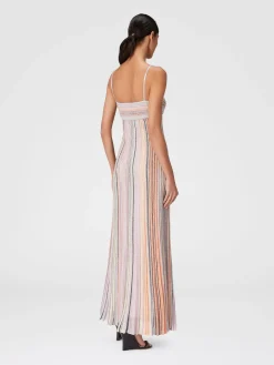 Long sleeveless dress in lamé pleated knit