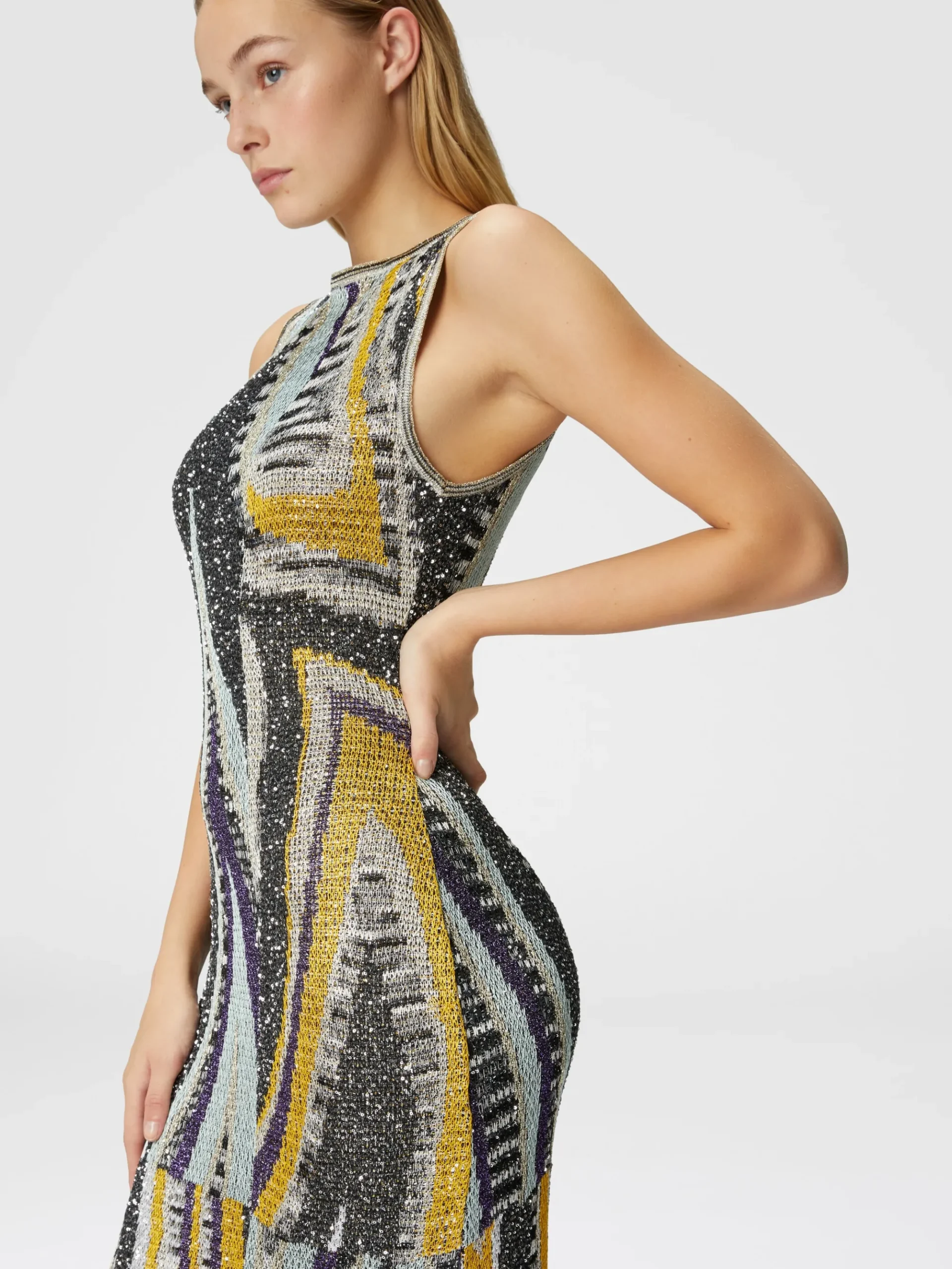 Long sleeveless dress in viscose blend zig zag lamé