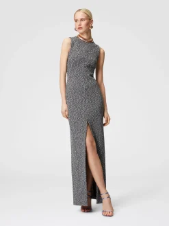 Long sleeveless dress with deep central slit