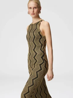Long sleeveless dress with zigzag lamé pattern