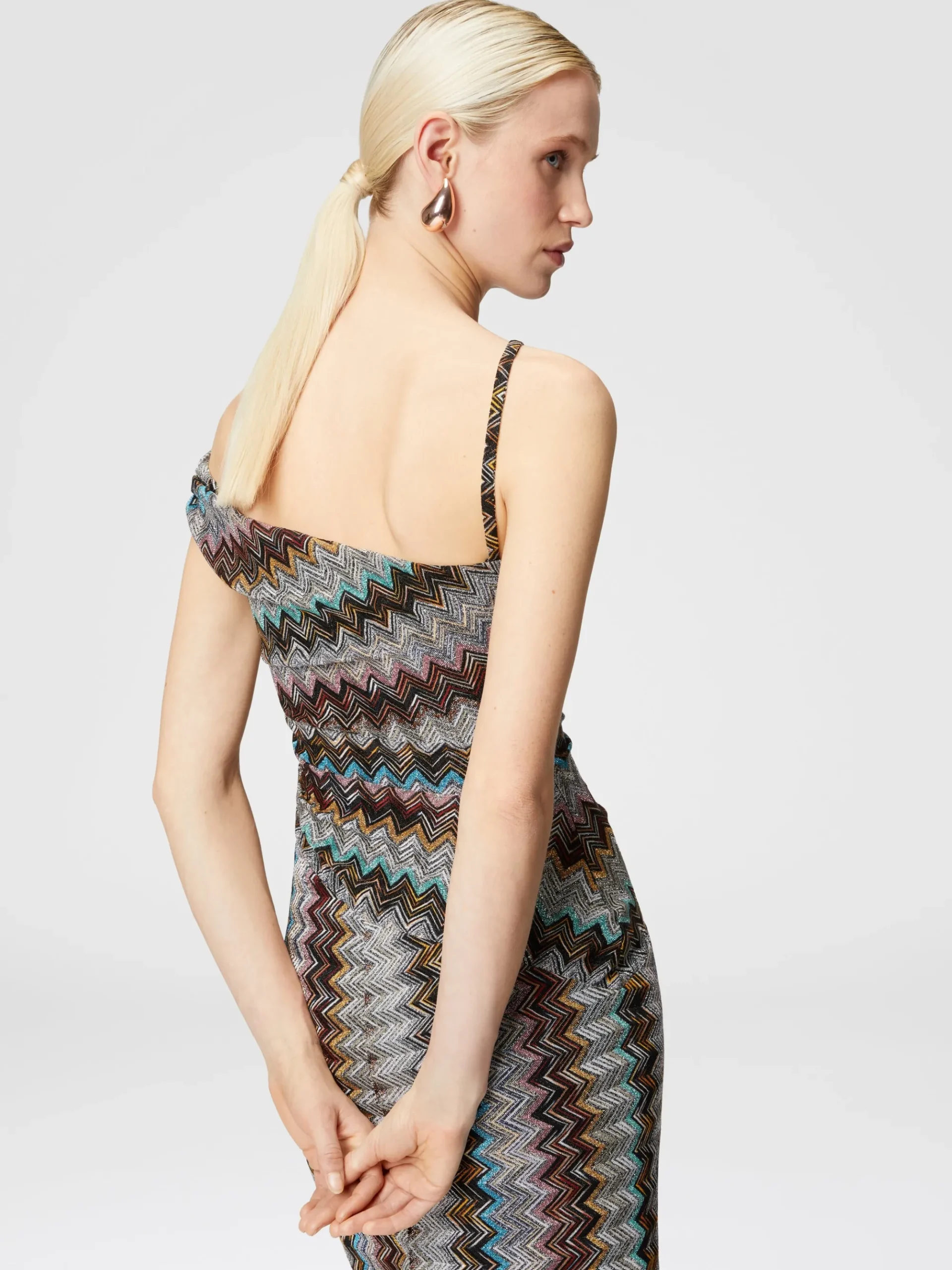 Long zigzag lamé dress with asymmetrical neckline