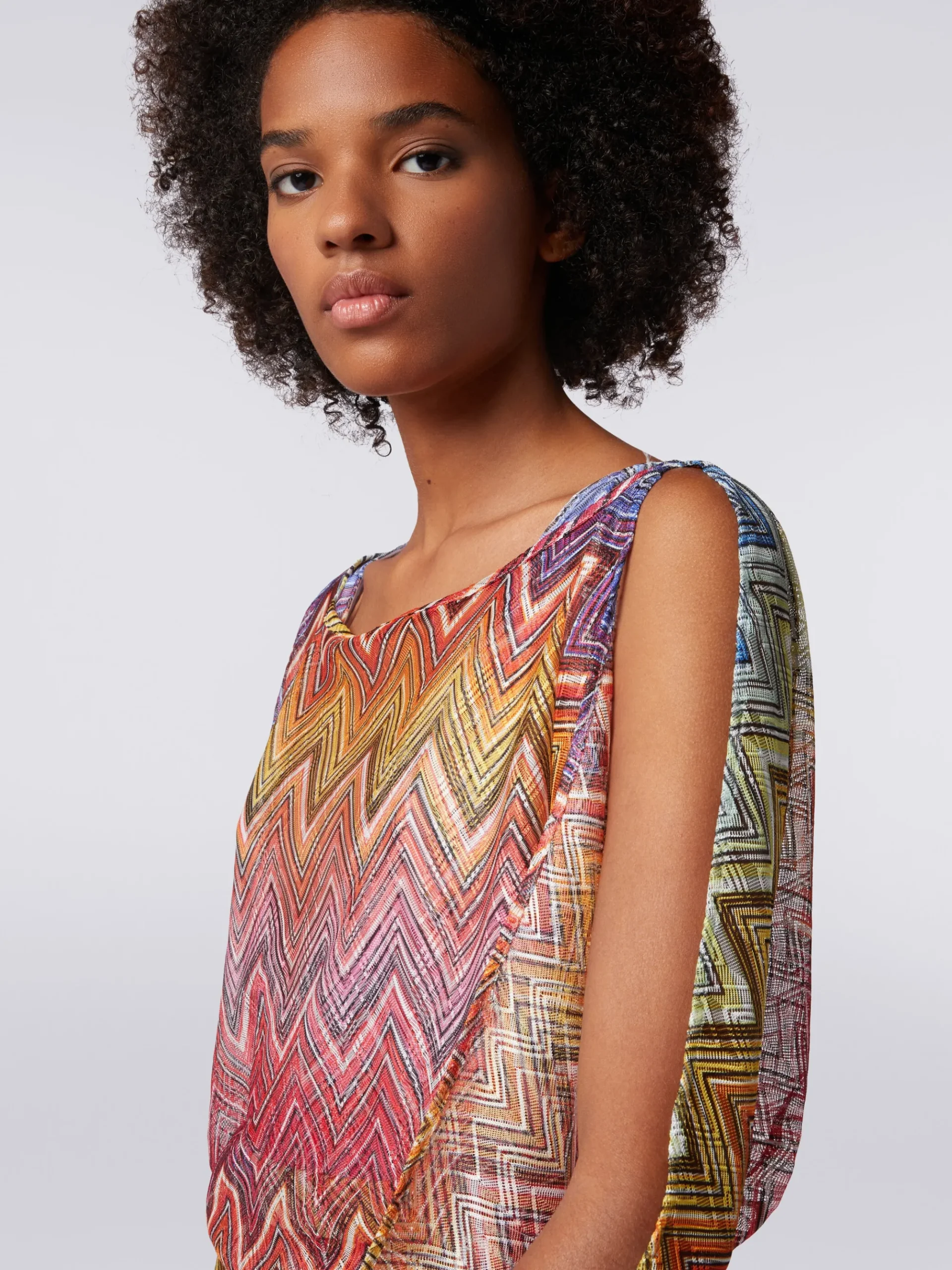 Long-sleeved blouse in zigzag print fabric