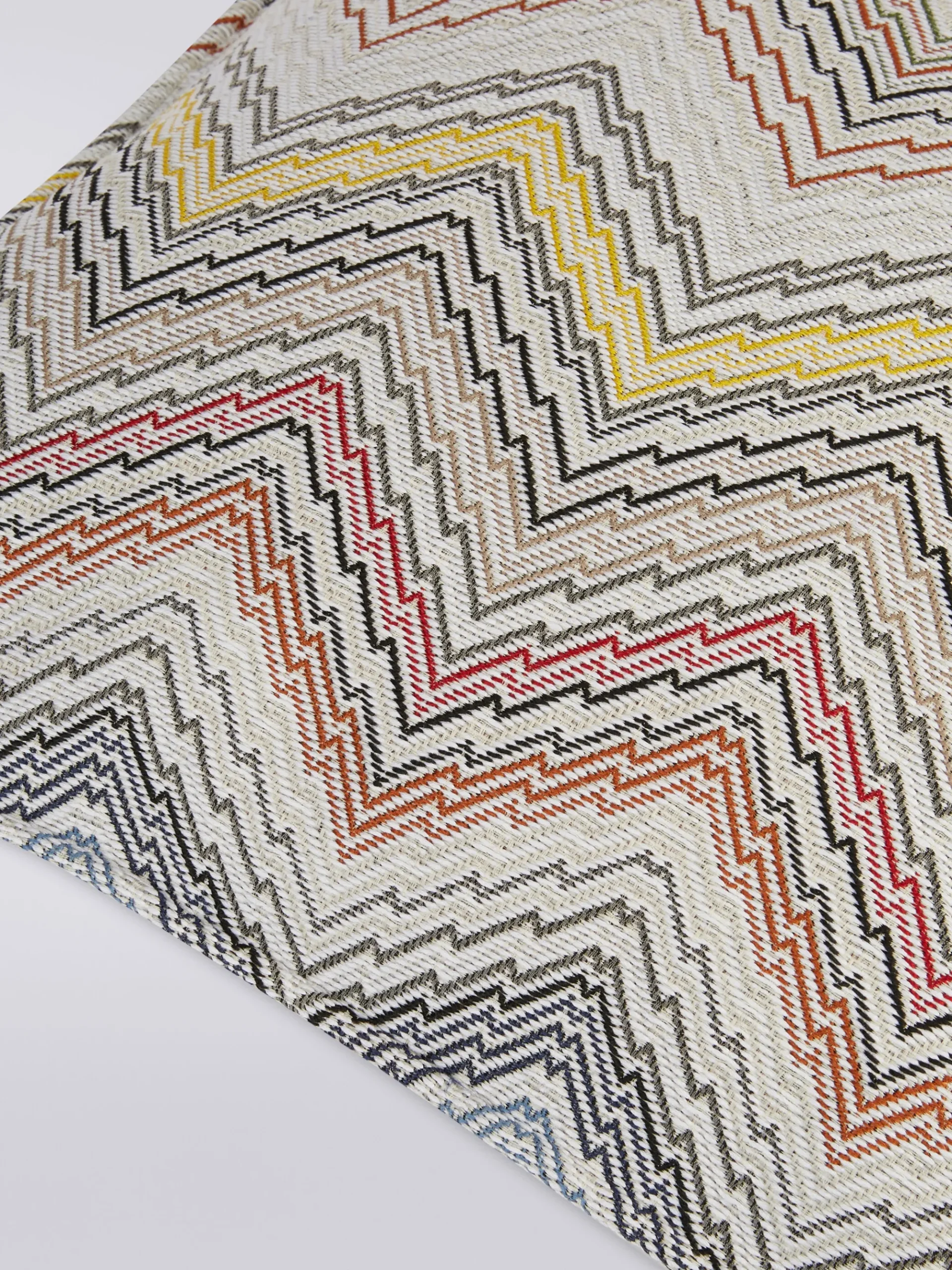 Milano 40x40 cm cushion with knitted effect