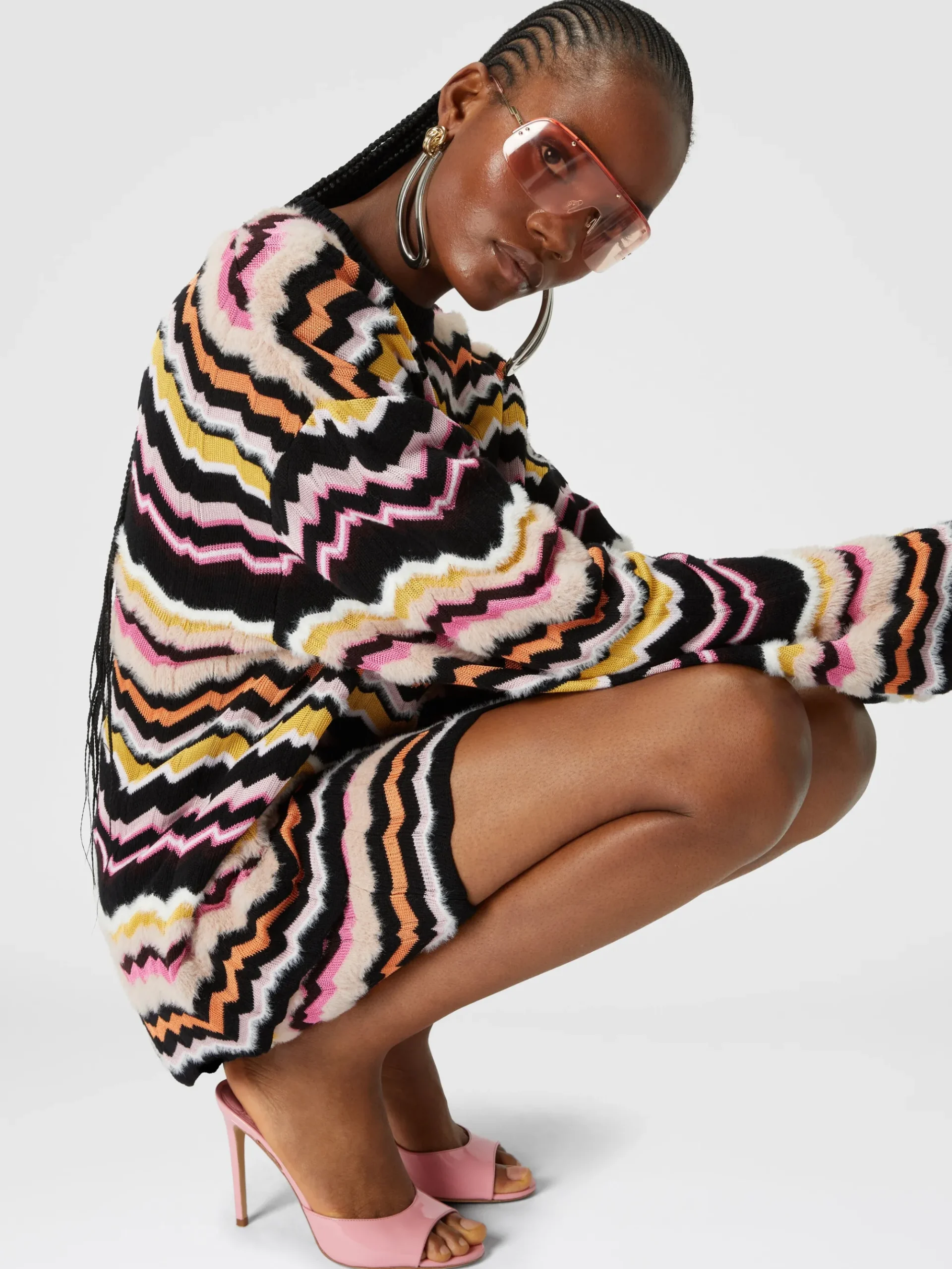 Mini skirt with zigzag Greek motif