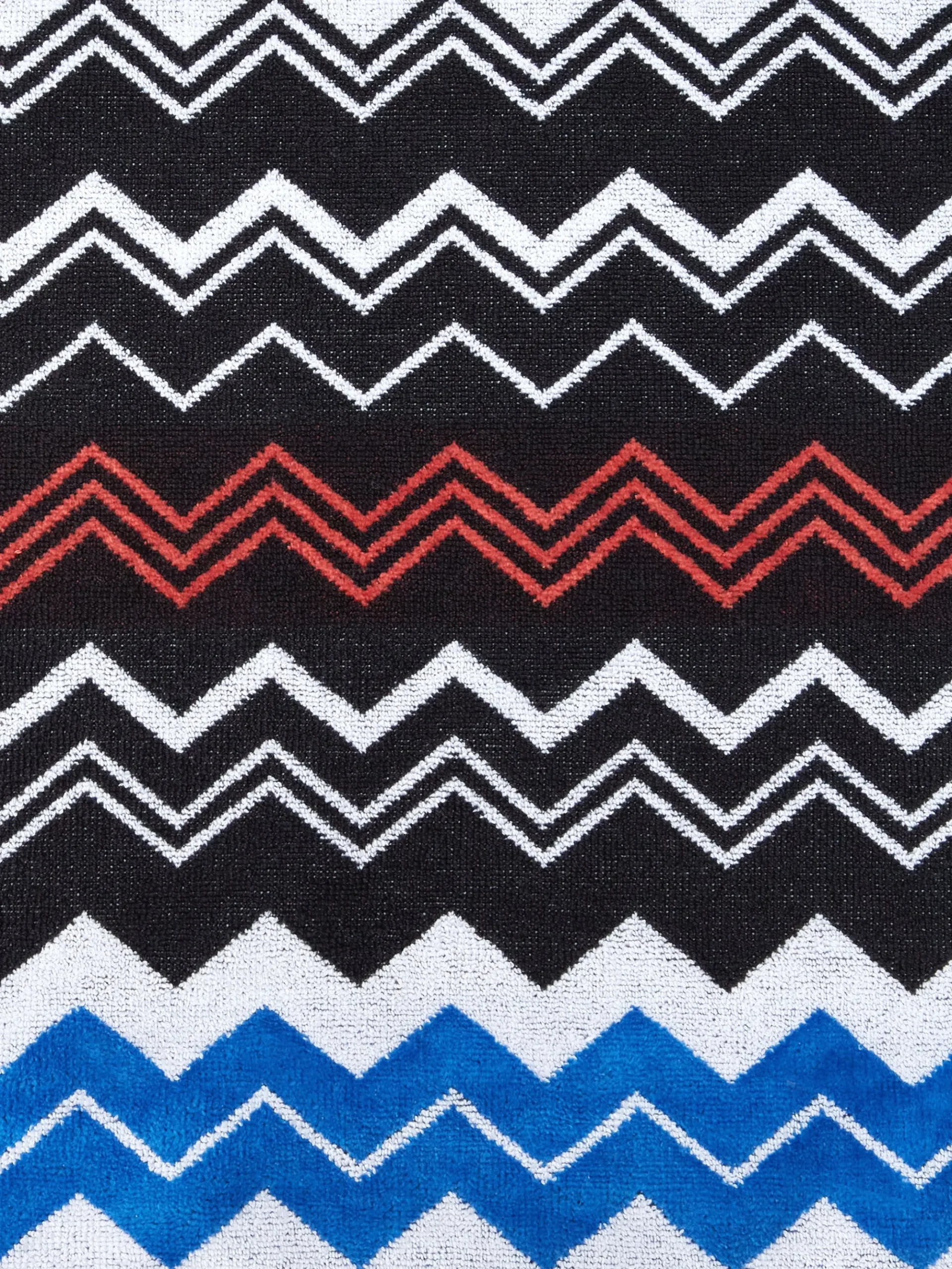 Neoclassic 180x100 cm beach towel in zigzag cotton terry