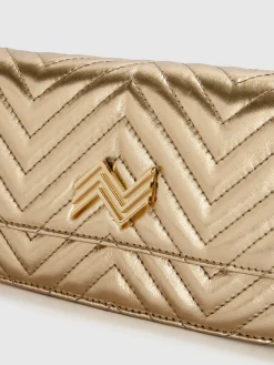 On-chain wallet in zig zag leather