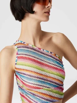 One-shoulder crop top with side gathering