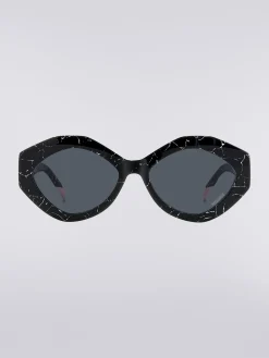 Oval-shaped sunglasses with metal logo application