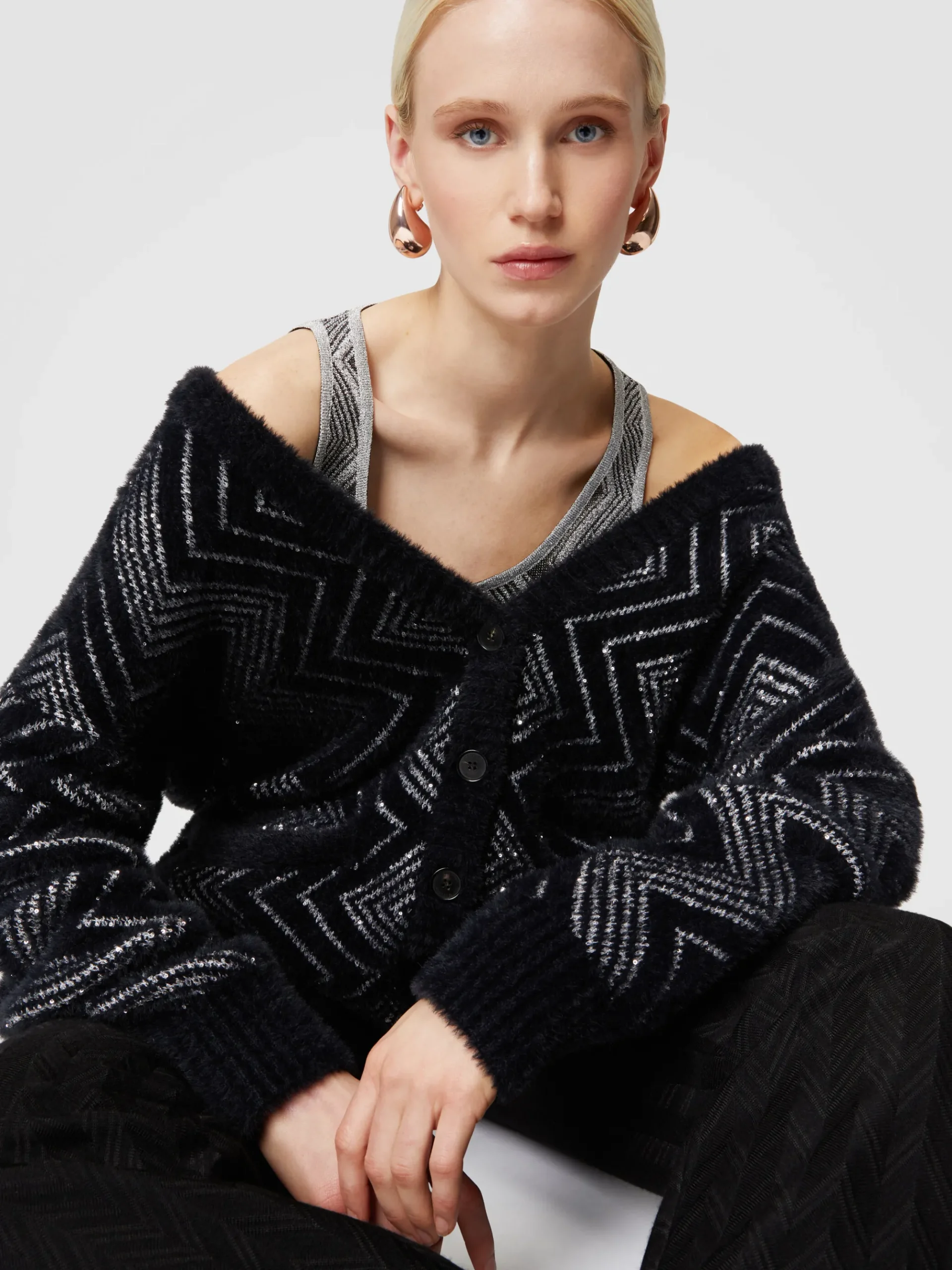 Oversized zig zag cardigan with sequins