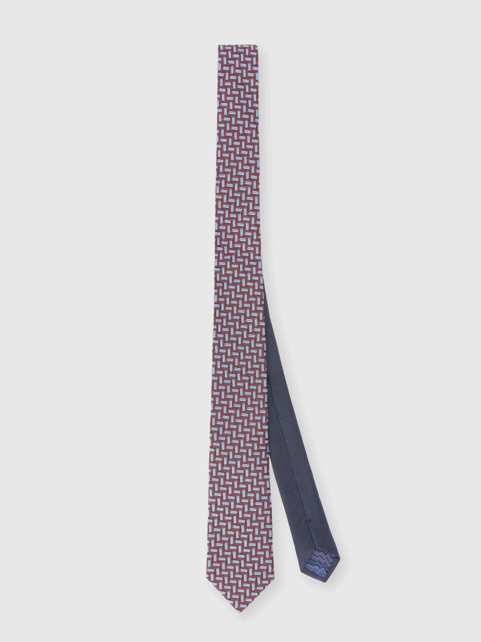 Patterned silk tie
