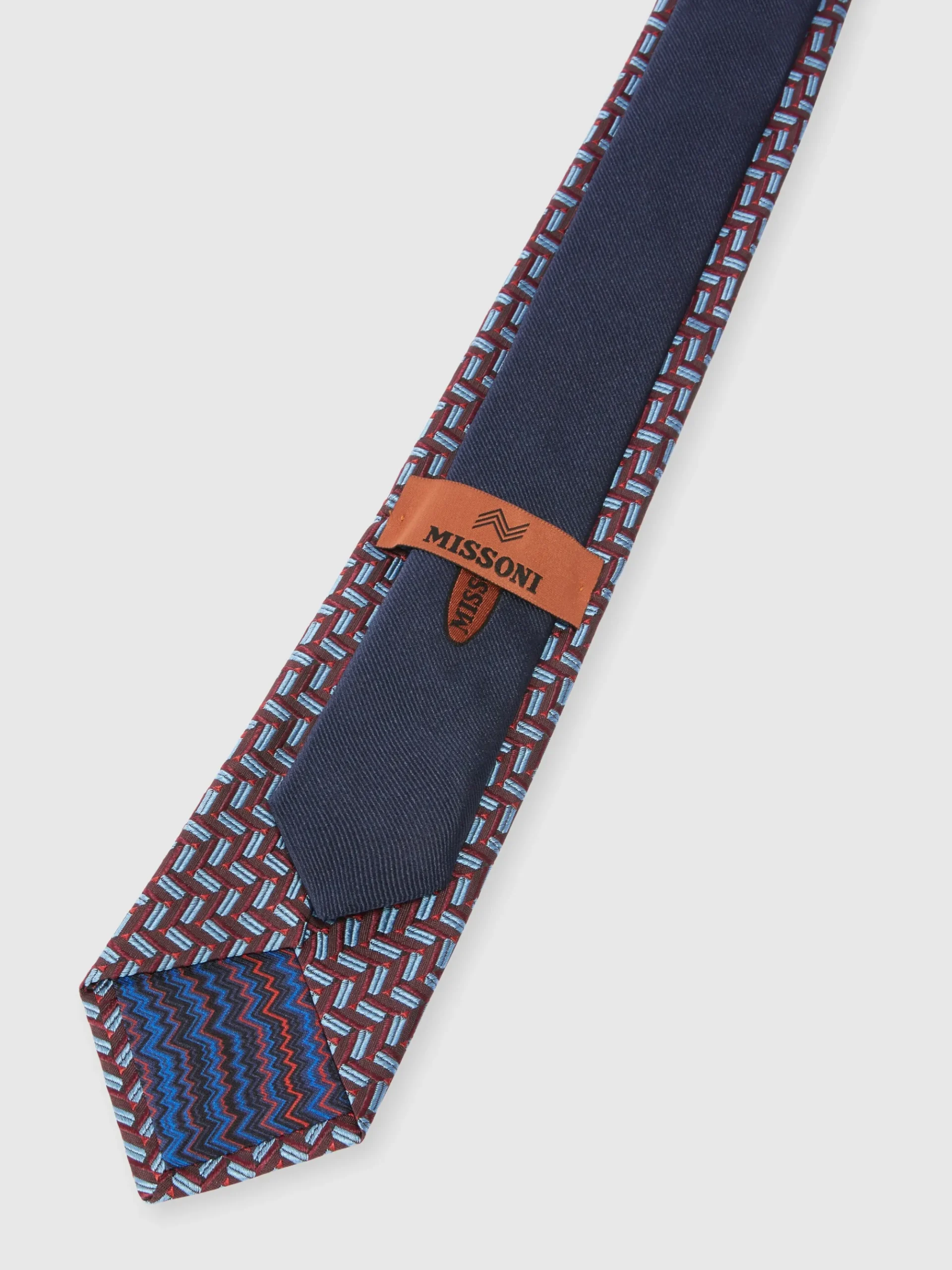 Patterned silk tie