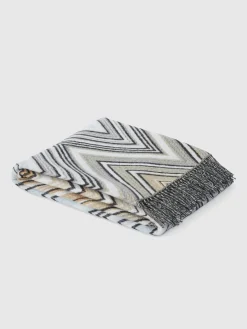 Plaid blanket 130x190 cm chevron wool blend with fringes