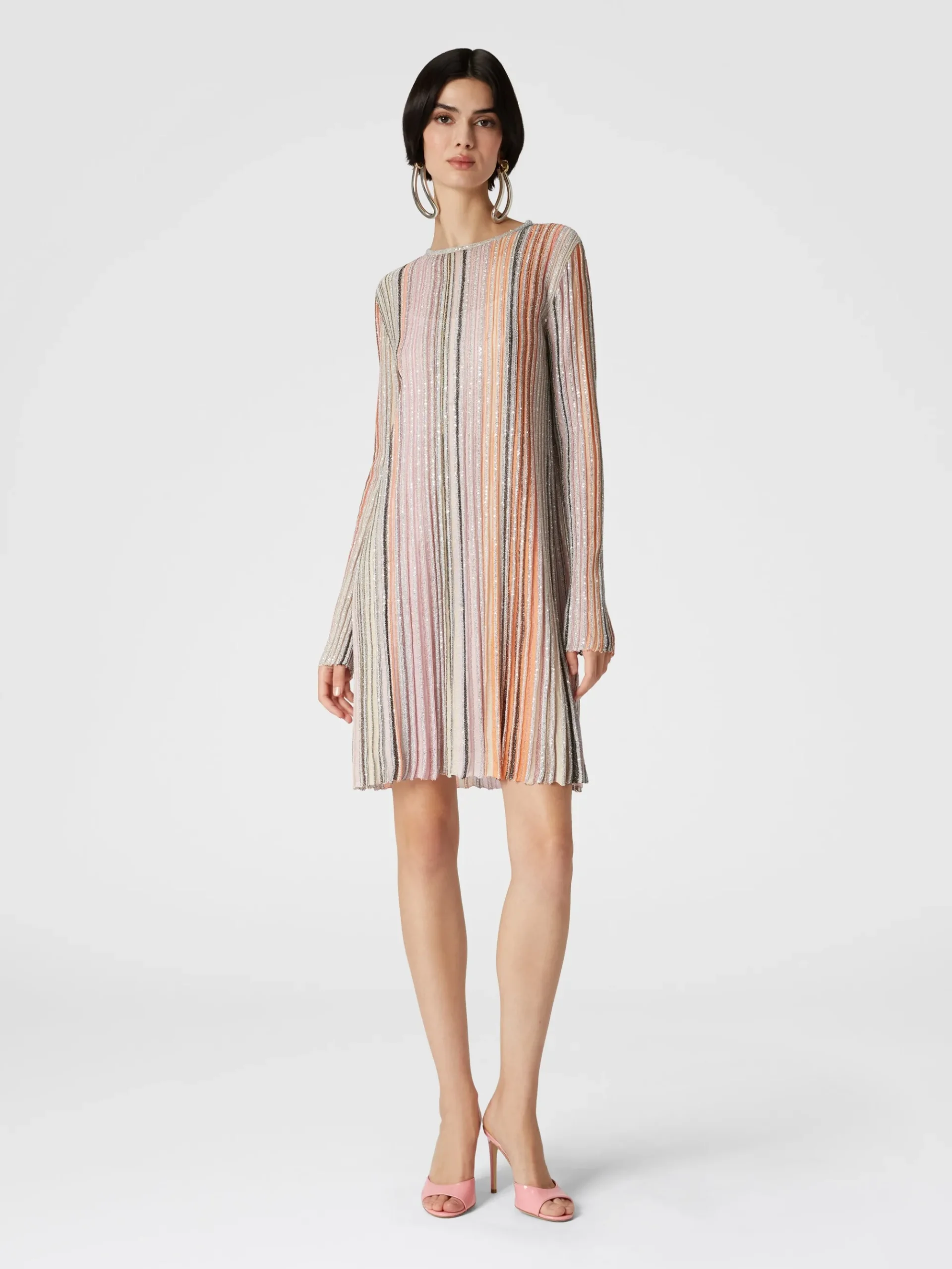 Pleated dress with sequins