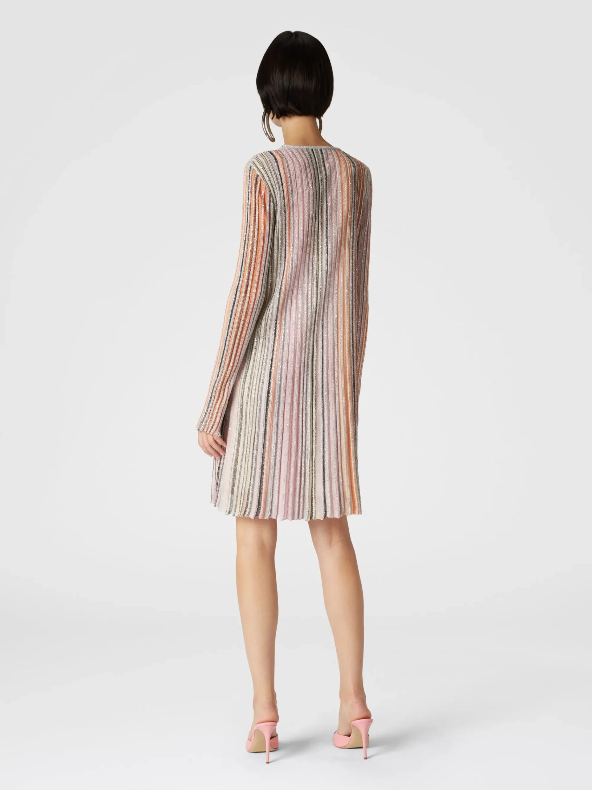 Pleated dress with sequins