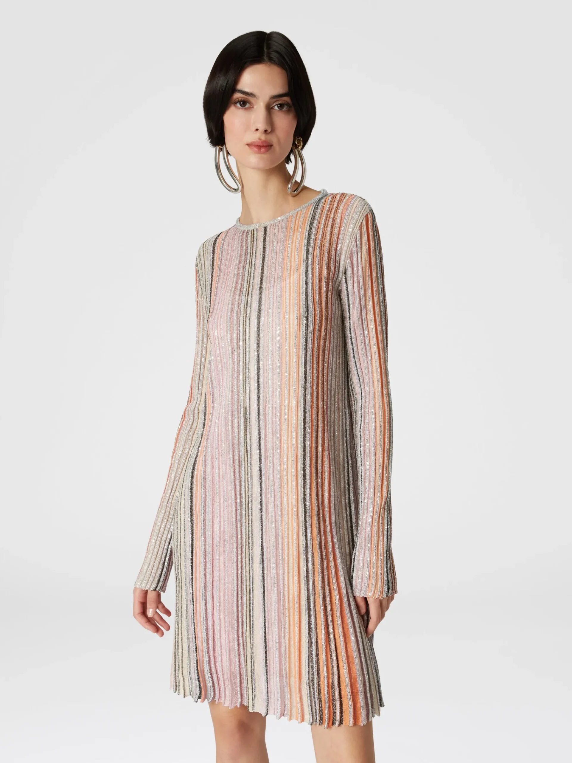 Pleated dress with sequins