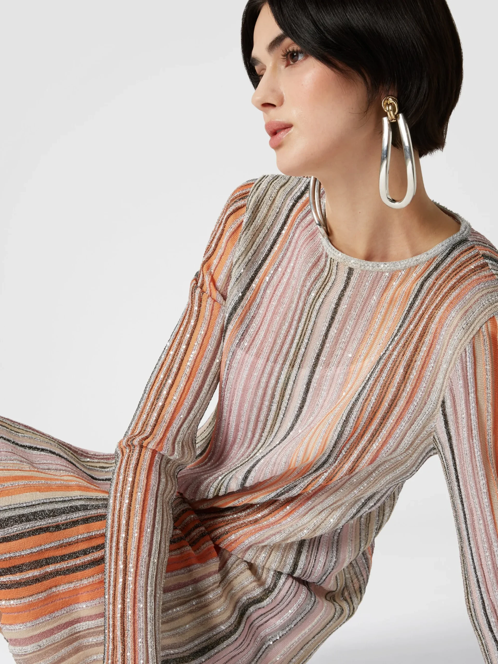 Pleated dress with sequins