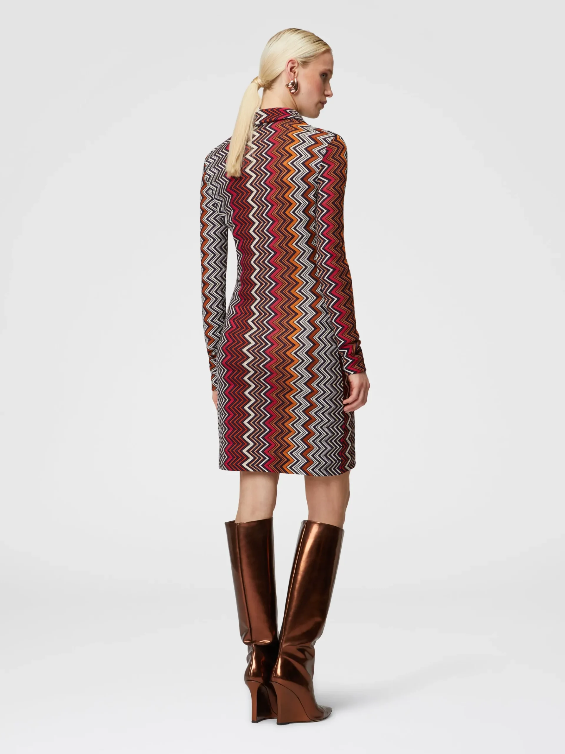 Polo cut dress in viscose and zigzag wool