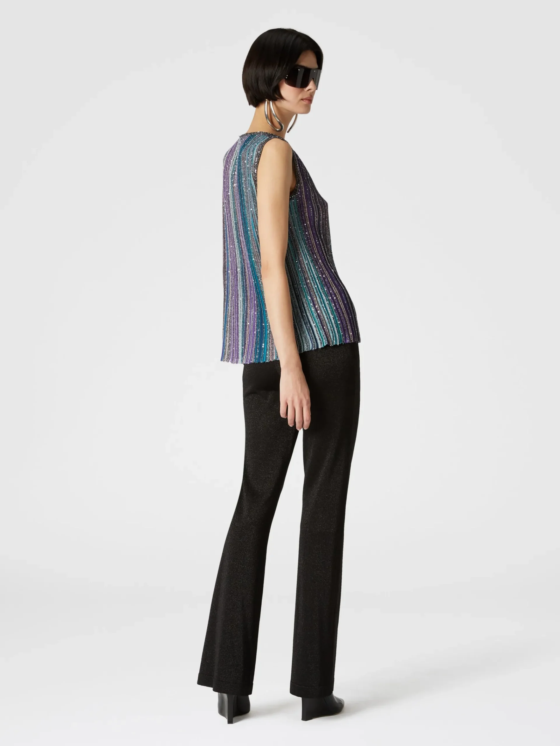 Ribbed ribbed sleeveless top with sequins
