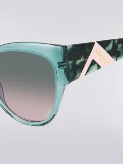 Rounded frame sunglasses with contrasting logo insert