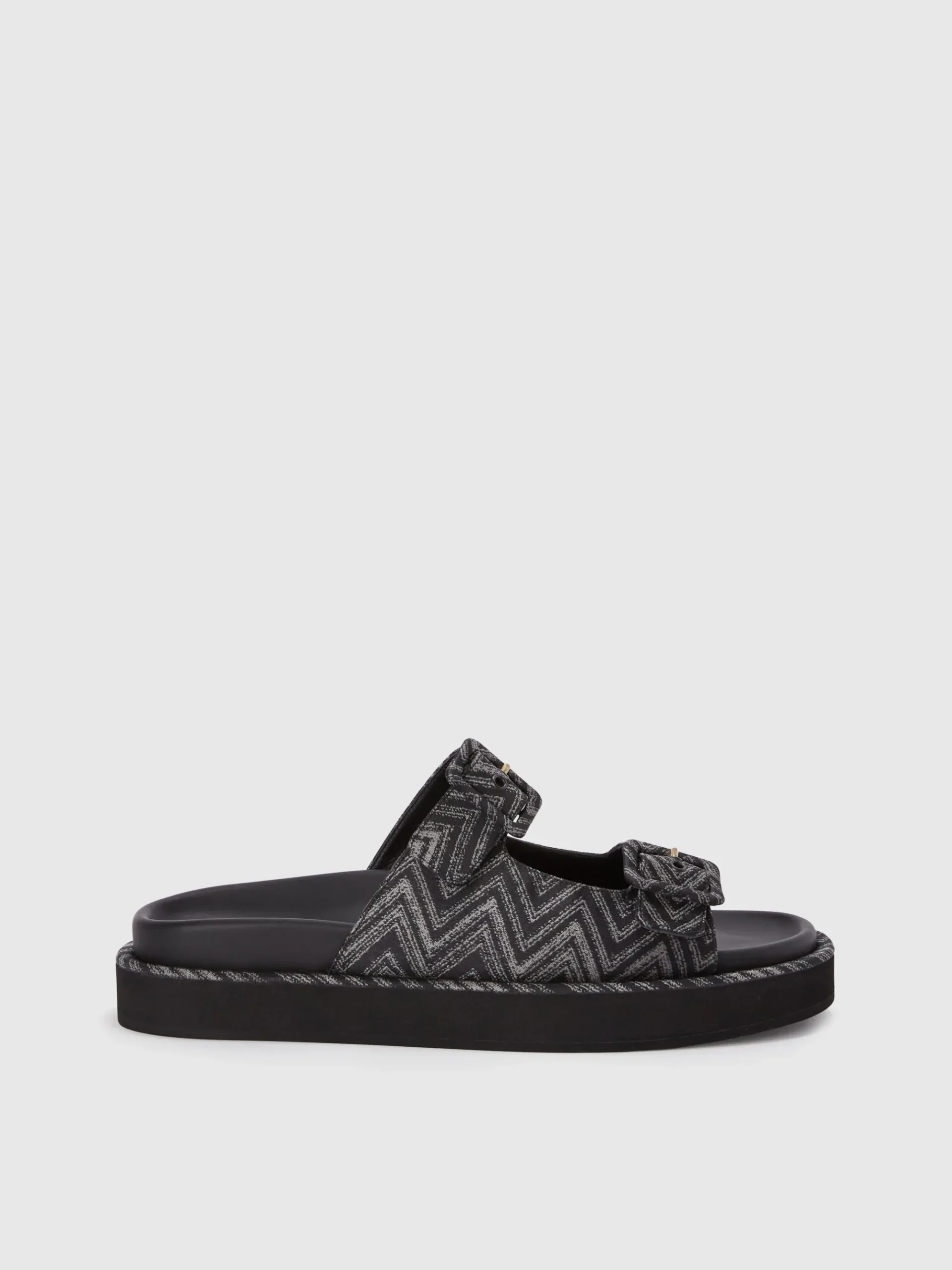 Sandals with double band in zig zag fabric