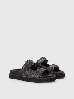 Sandals with double band in zig zag fabric