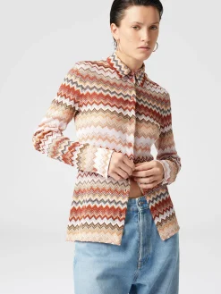 Shirt with serrated lamé zig zag pattern
