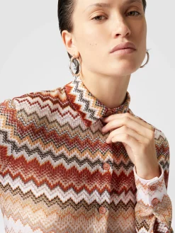 Shirt with serrated lamé zig zag pattern