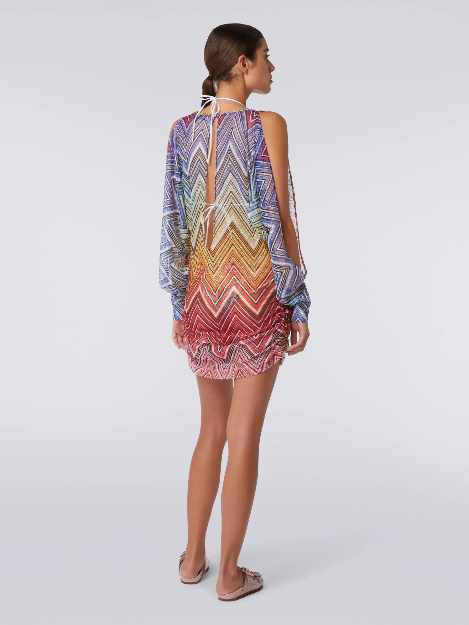 Short cover up dress in zigzag print fabric